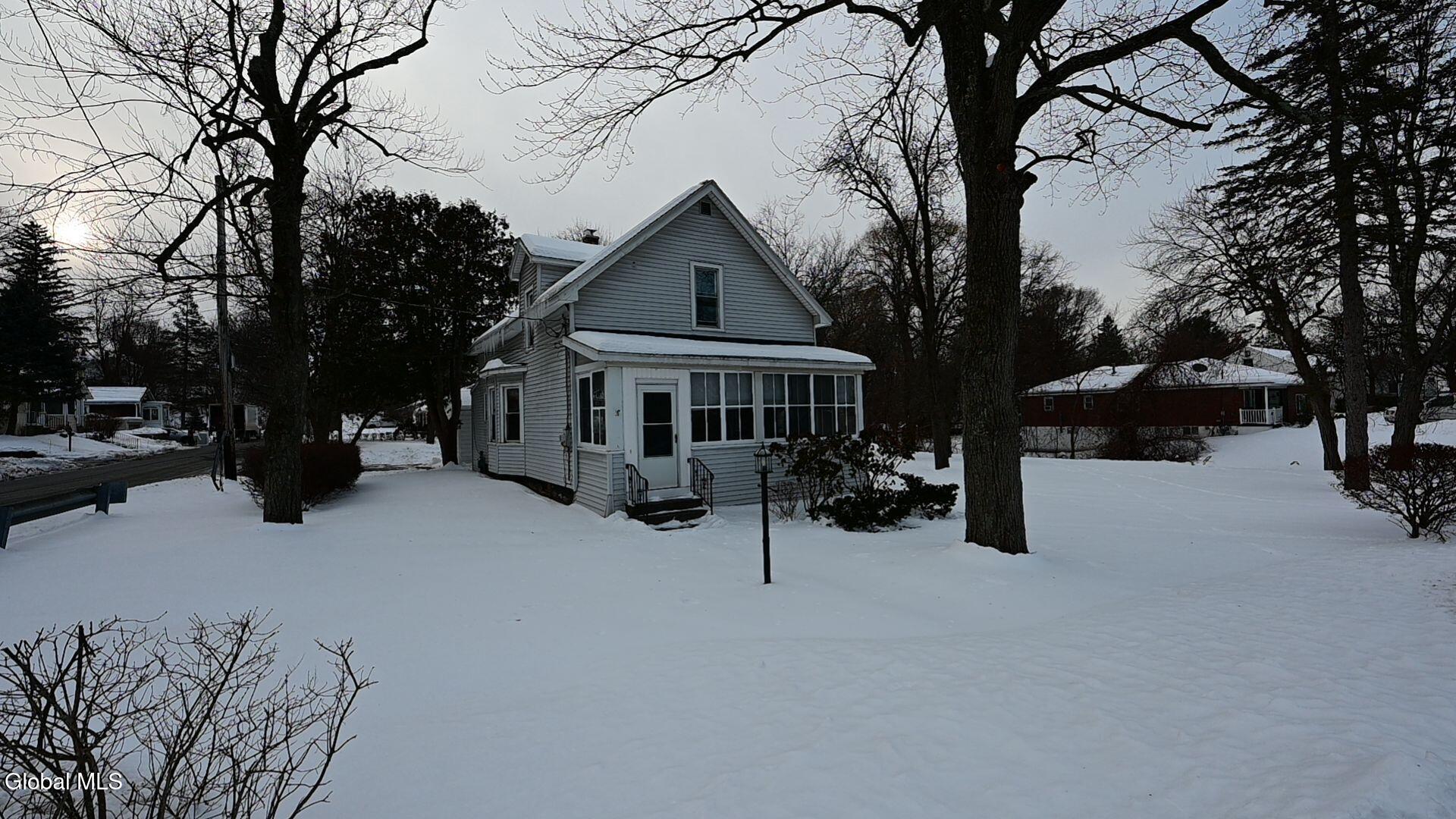 11 Brayton Street Colonie, NY 12205 - Photo 27 of 30 25