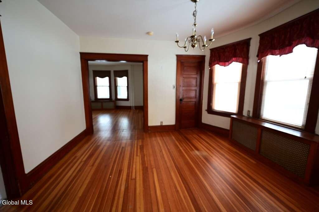 11 Brayton Street Colonie, NY 12205 - Photo 8 of 30 8