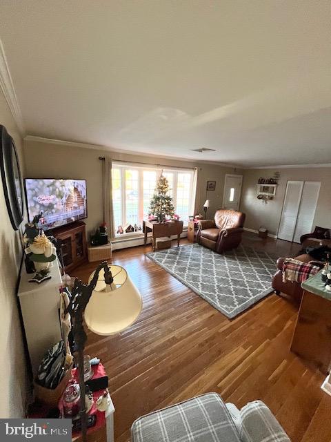 100 Main Street Blandon, PA 19510 - Photo 9 of 19 Living room