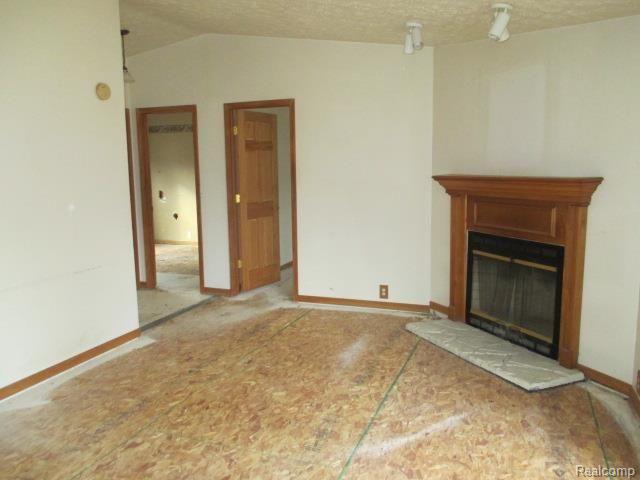 5114 West Harvard Road Clarkston, MI 48348 - Photo 2 of 14 Family room - Copy.jpg
