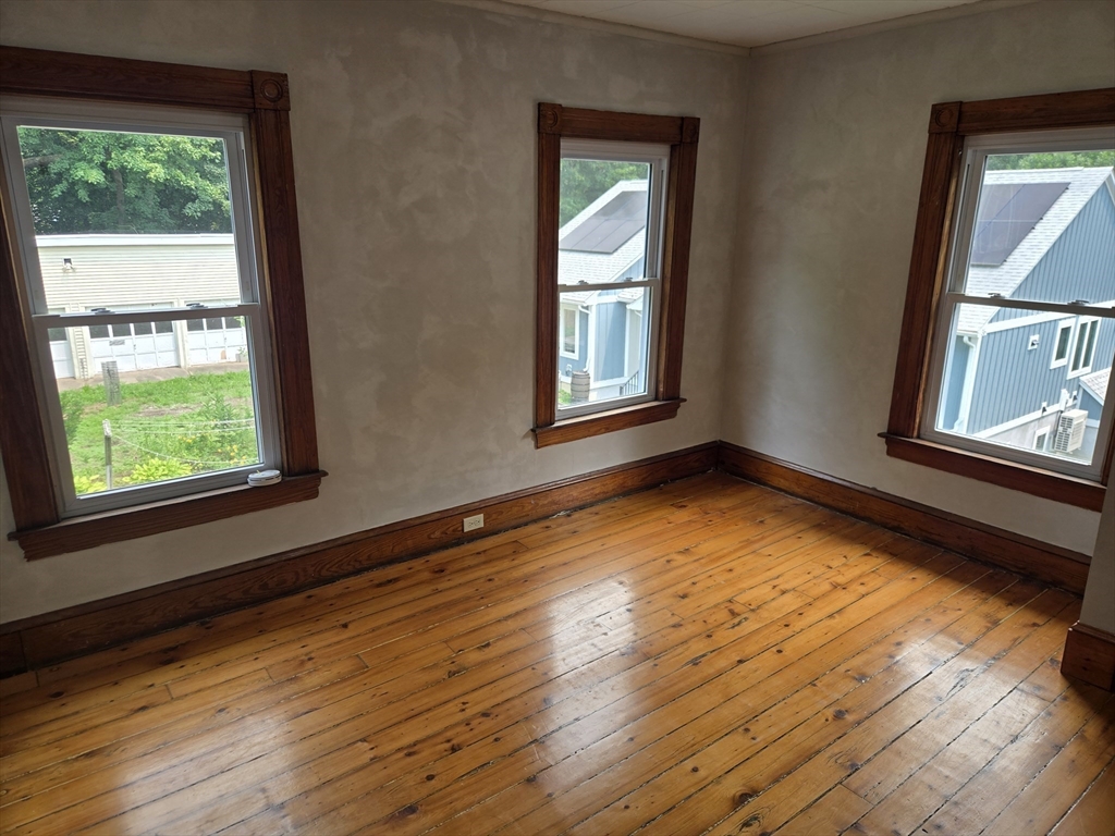 32 Hampden Street Northampton, MA 01060 - Photo 21 of 29
