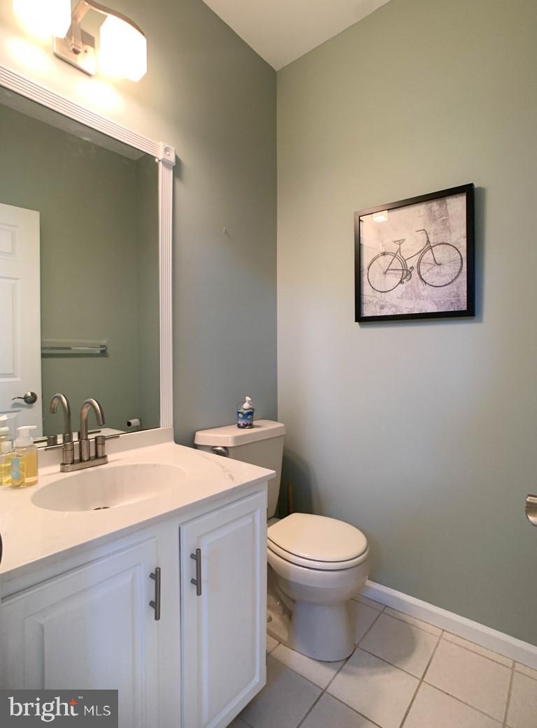 26 Southampton Parish Road Landenberg, PA 19350 - Photo 15 of 52 Powder room main level