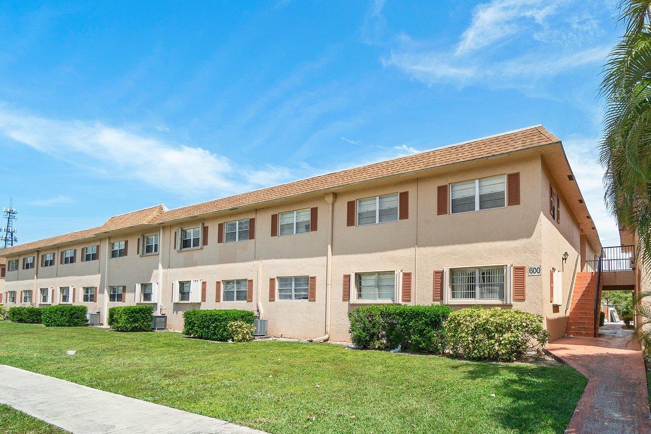 600 Southwest 2nd Street, Unit 2390 Boca Raton, FL 33486 - Photo 1 of 18 1