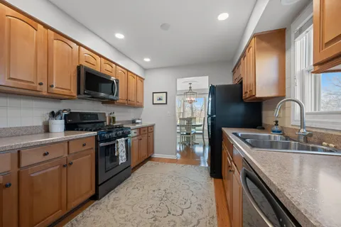 $525,000 | 530 River Front Circle, Unit 608, Naperville, IL 60540