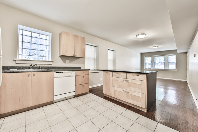 3231 North Ridgeway Avenue, Unit G Chicago, IL 60618 - Photo 4 of 11