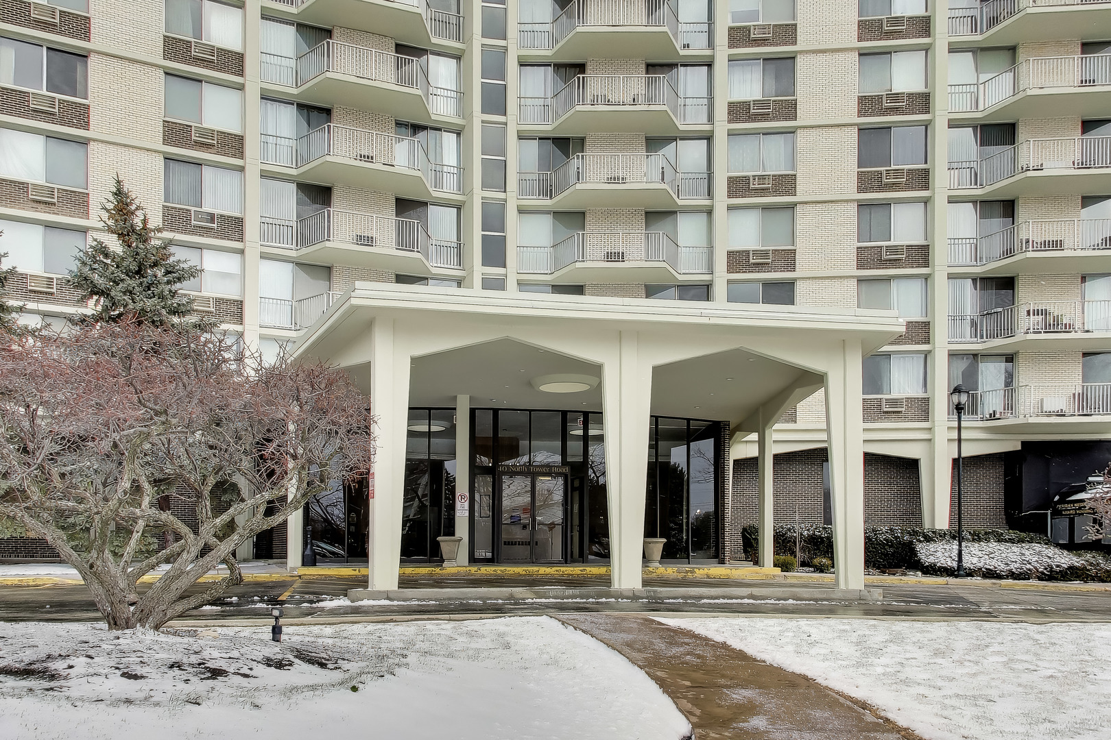 40 North Tower Road, Unit 16N Oak Brook, IL 60523 - Photo 2 of 31