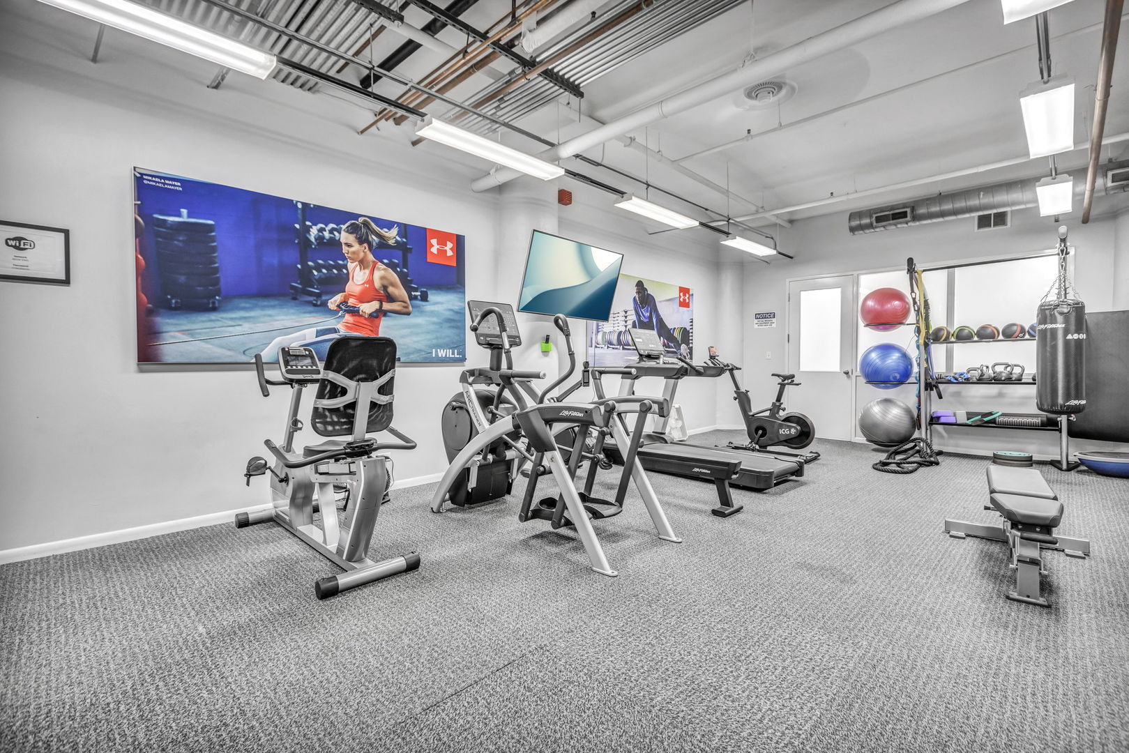 801 South Wells Street, Unit 808 Chicago, IL 60607 - Photo 15 of 15 a view of a room with gym equipment