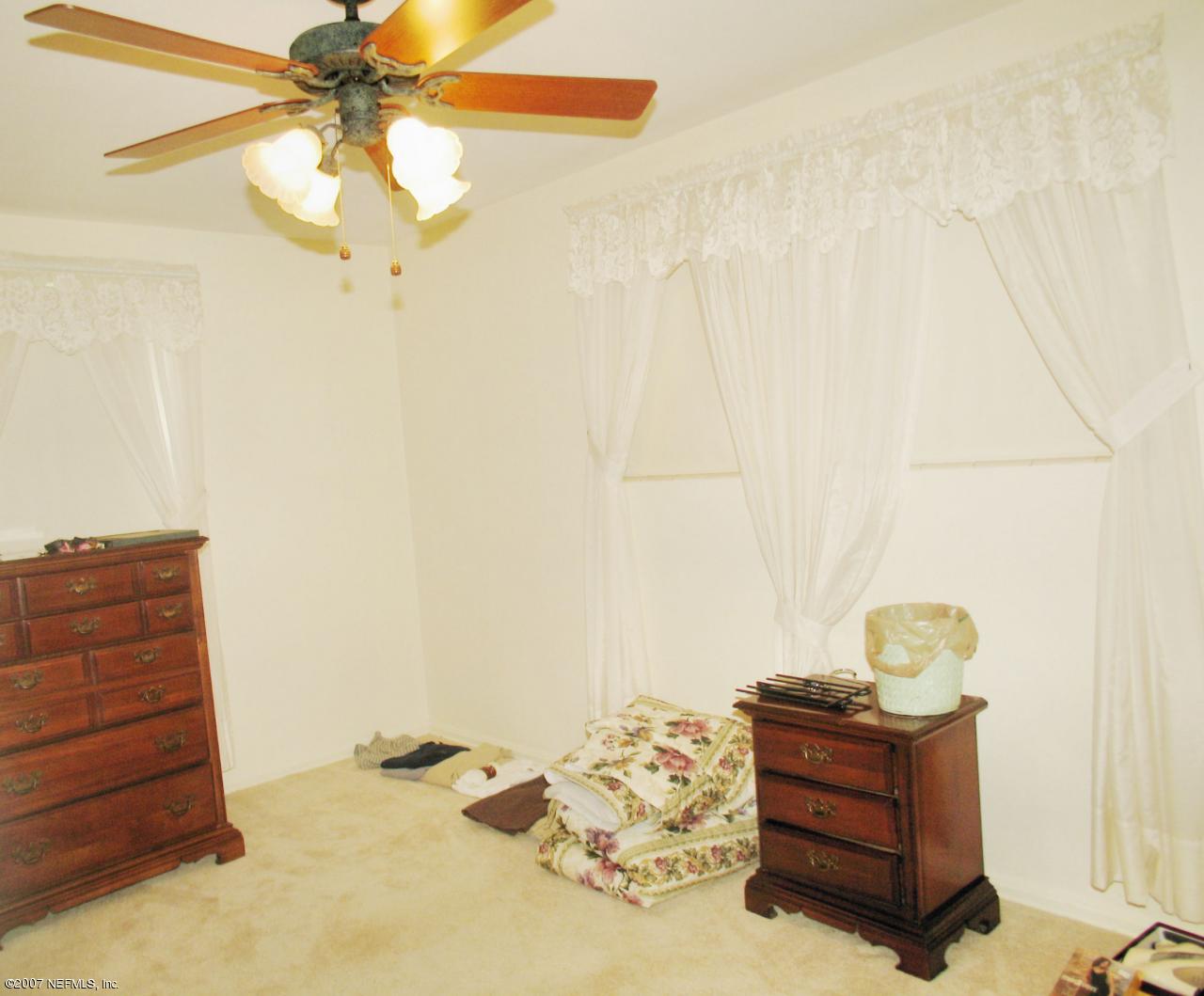 1060 Glynlea Road Jacksonville, FL 32216 - Photo 11 of 17 Bedroom 3