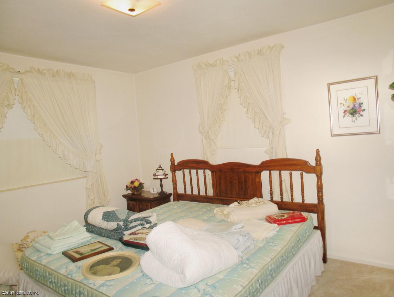1060 Glynlea Road Jacksonville, FL 32216 - Photo 9 of 17 Master Bedroom