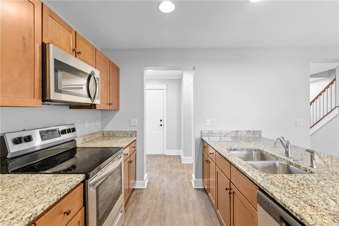 7151 Challenger Circle Victor, NY 14564 - Photo 7 of 30