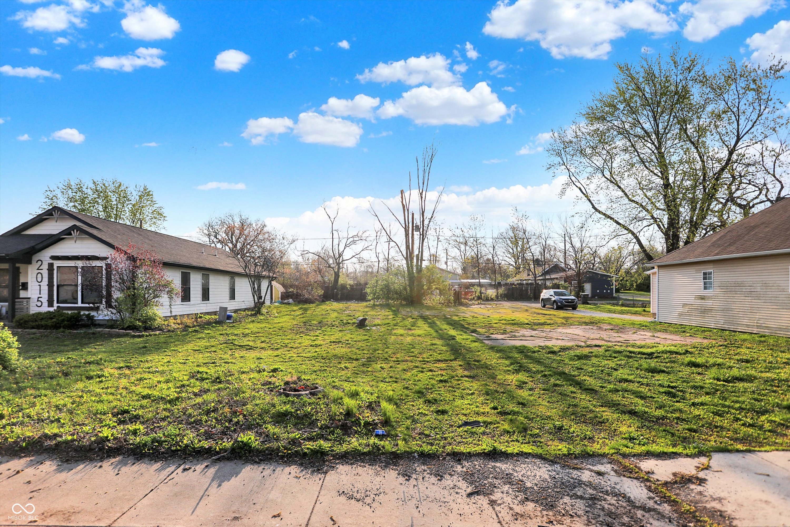 2011 Ralston Avenue Indianapolis, IN 46218 - Photo 2 of 7