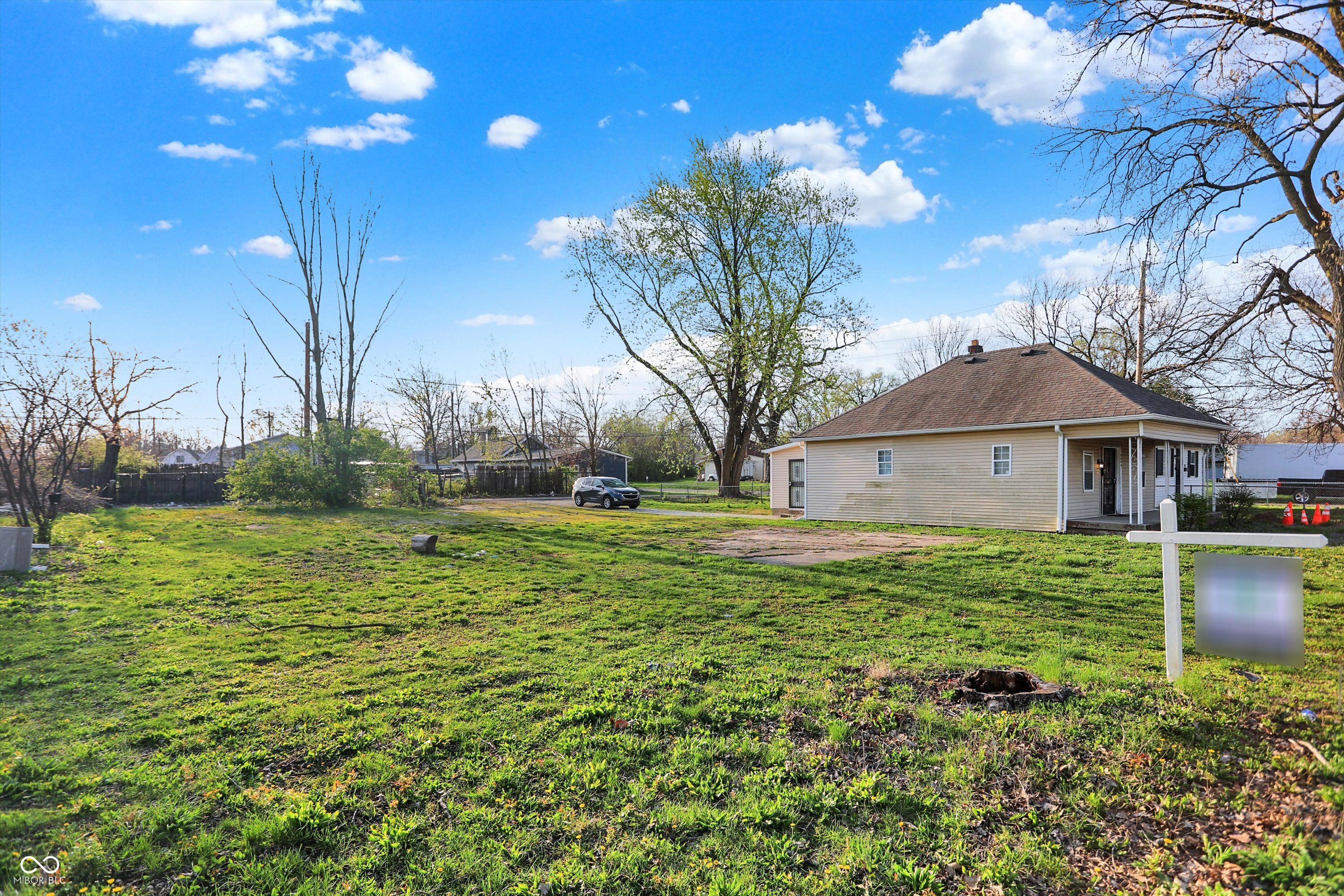 2011 Ralston Avenue Indianapolis, IN 46218 - Photo 4 of 7