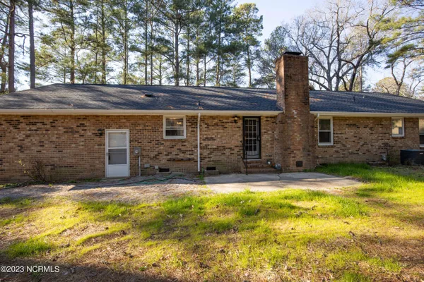 $2,150 | 901 Glendale Drive, Aberdeen, NC 28315