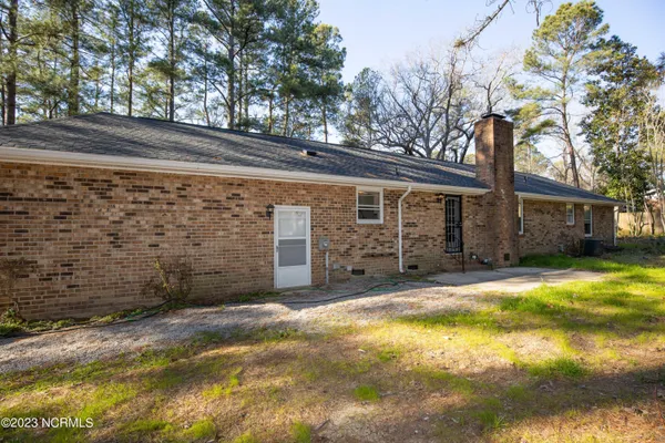 $2,150 | 901 Glendale Drive, Aberdeen, NC 28315