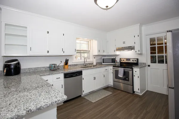 $2,150 | 901 Glendale Drive, Aberdeen, NC 28315