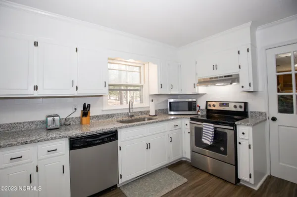 $2,150 | 901 Glendale Drive, Aberdeen, NC 28315