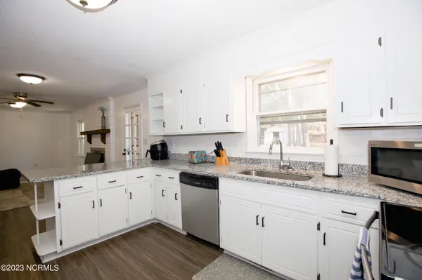 $2,150 | 901 Glendale Drive, Aberdeen, NC 28315