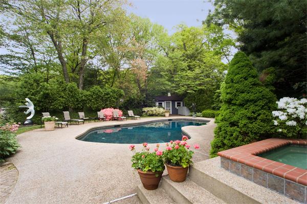 86 Bishopsgate Road Newton, MA 02459 - Photo 11 of 13
