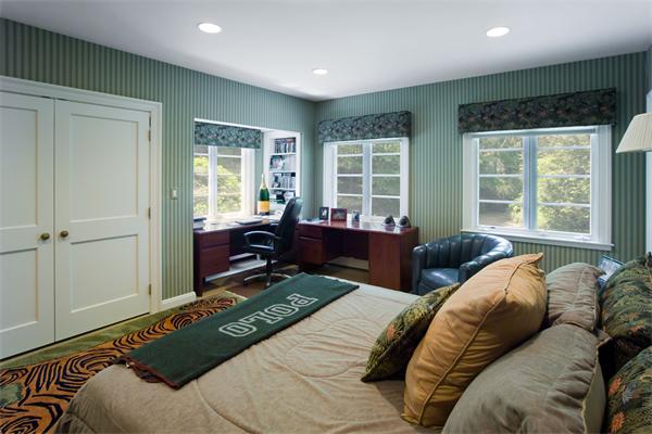 86 Bishopsgate Road Newton, MA 02459 - Photo 8 of 13