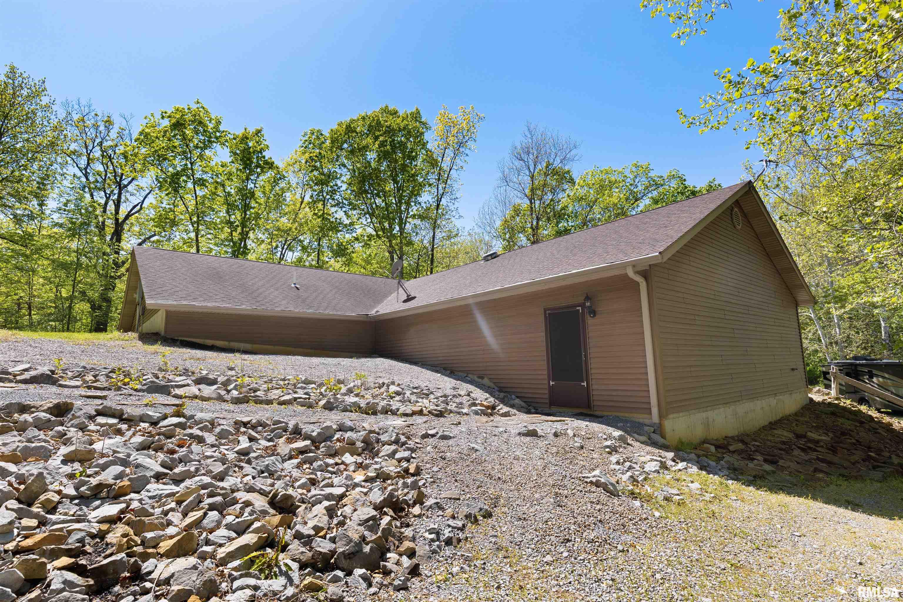 3636 Somerset Road Harrisburg, IL 62946 - Photo 3 of 18