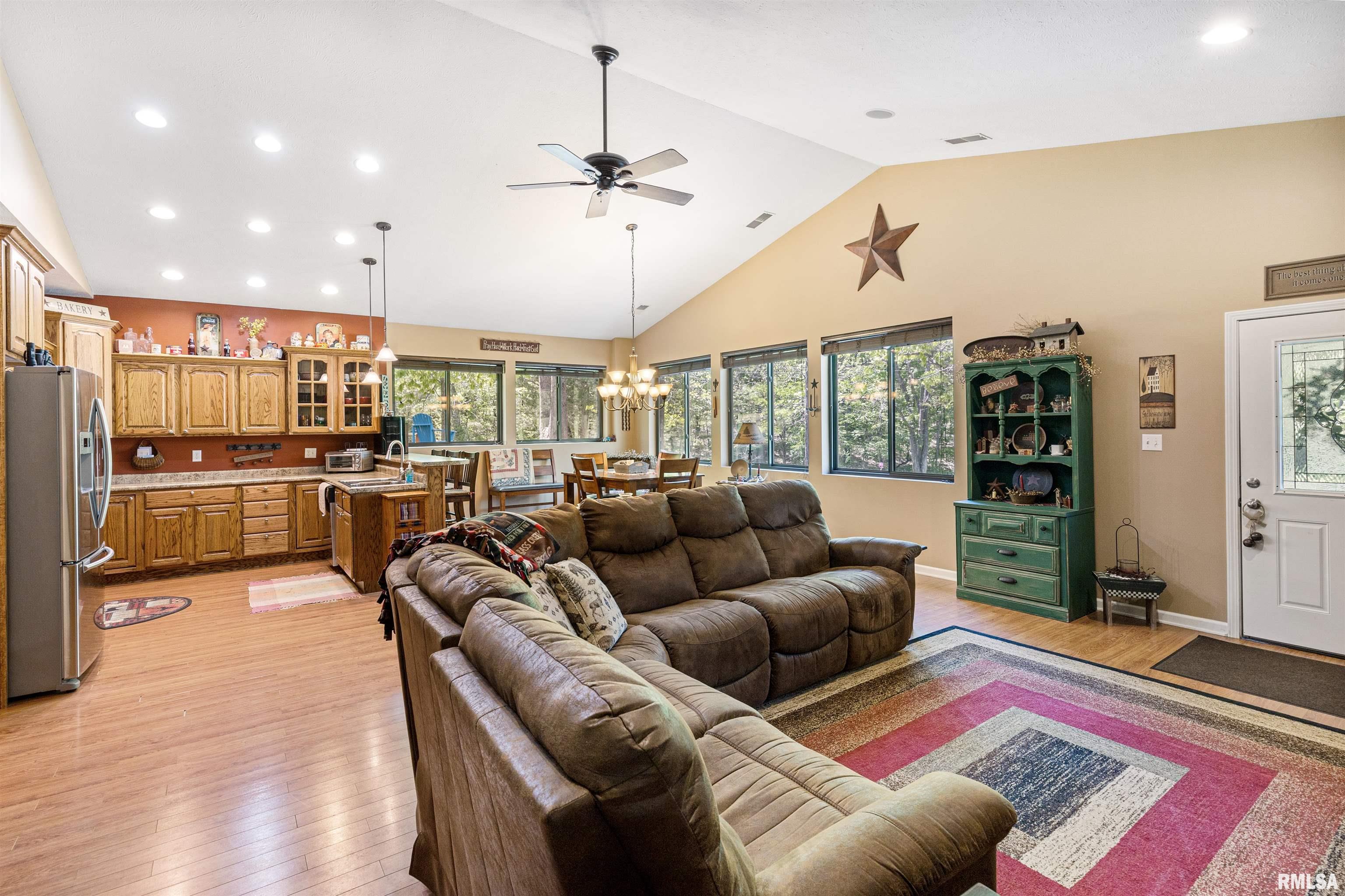 3636 Somerset Road Harrisburg, IL 62946 - Photo 5 of 18