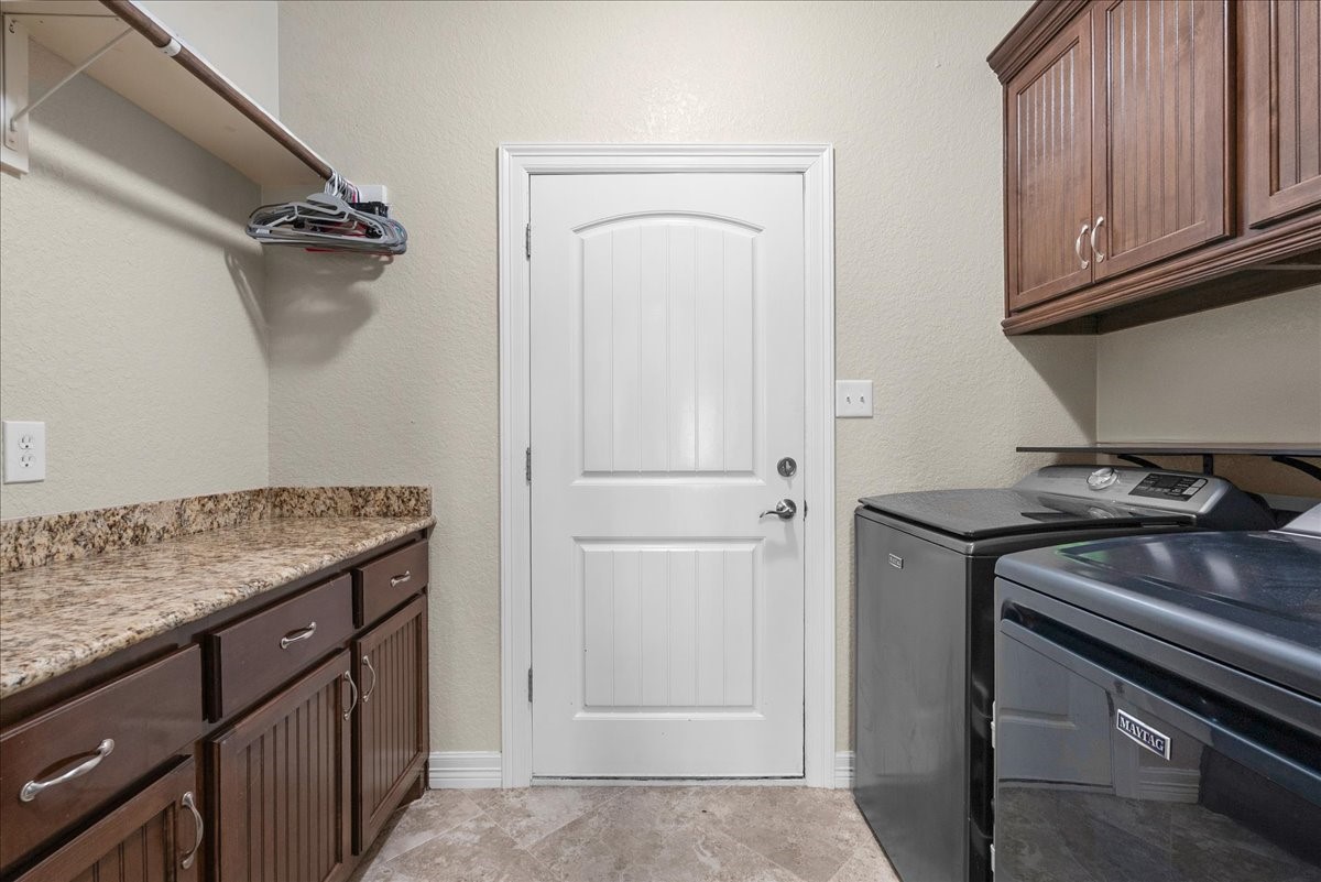 722 Bunkhouse Trail Angleton, TX 77515 - Photo 15 of 33 Gallery Image 15