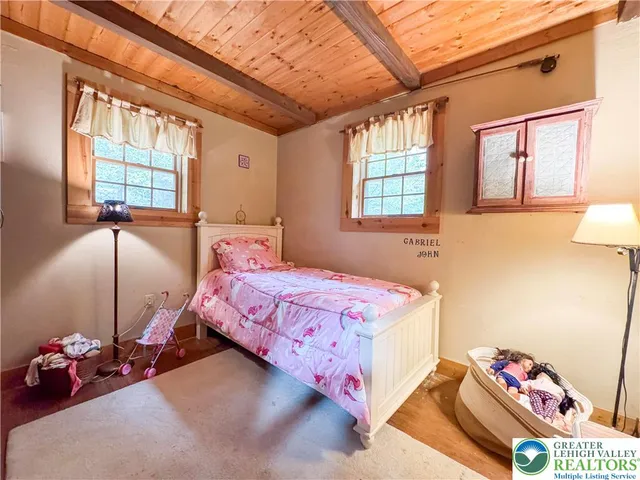 $310,000 | 40 Lakeside Lane, Albrightsville, PA 18210