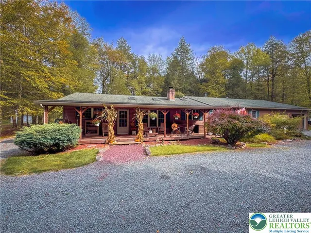 $310,000 | 40 Lakeside Lane, Albrightsville, PA 18210