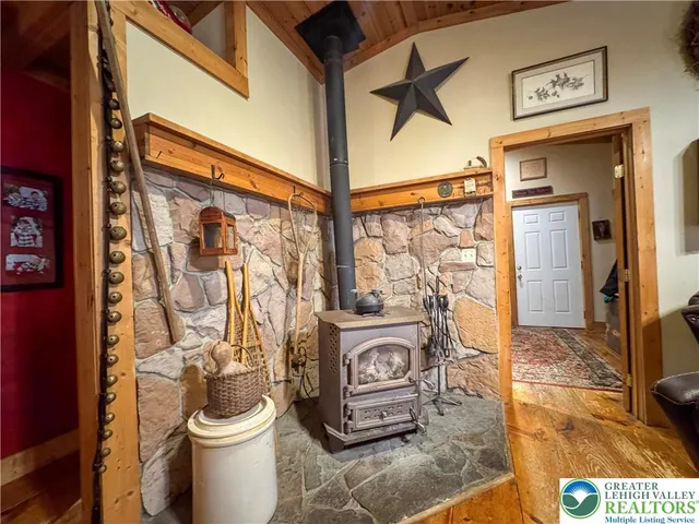 $310,000 | 40 Lakeside Lane, Albrightsville, PA 18210