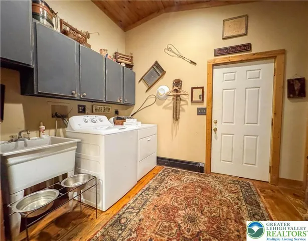 $310,000 | 40 Lakeside Lane, Albrightsville, PA 18210