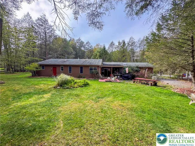 $310,000 | 40 Lakeside Lane, Albrightsville, PA 18210