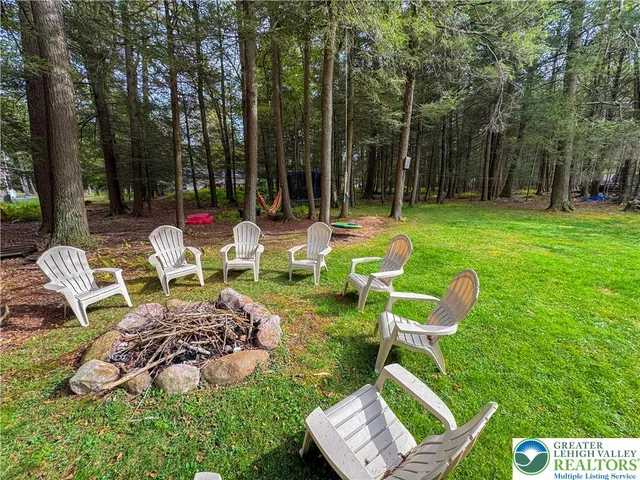 $310,000 | 40 Lakeside Lane, Albrightsville, PA 18210