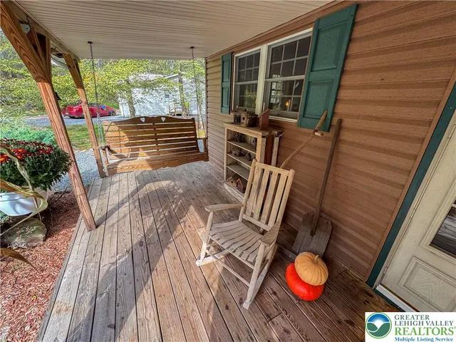 $310,000 | 40 Lakeside Lane, Albrightsville, PA 18210