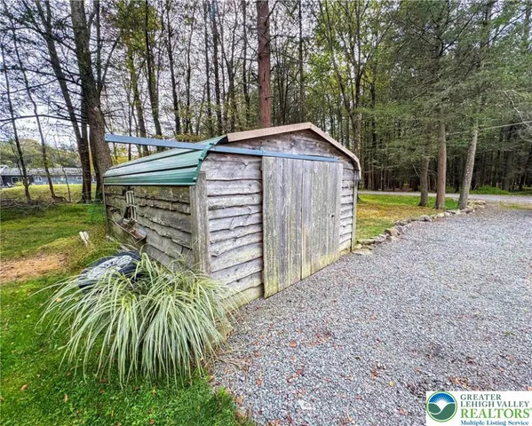 $310,000 | 40 Lakeside Lane, Albrightsville, PA 18210