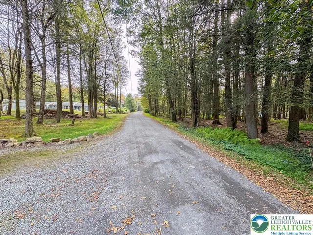 $310,000 | 40 Lakeside Lane, Albrightsville, PA 18210