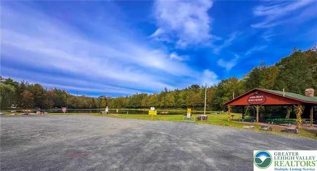 $310,000 | 40 Lakeside Lane, Albrightsville, PA 18210