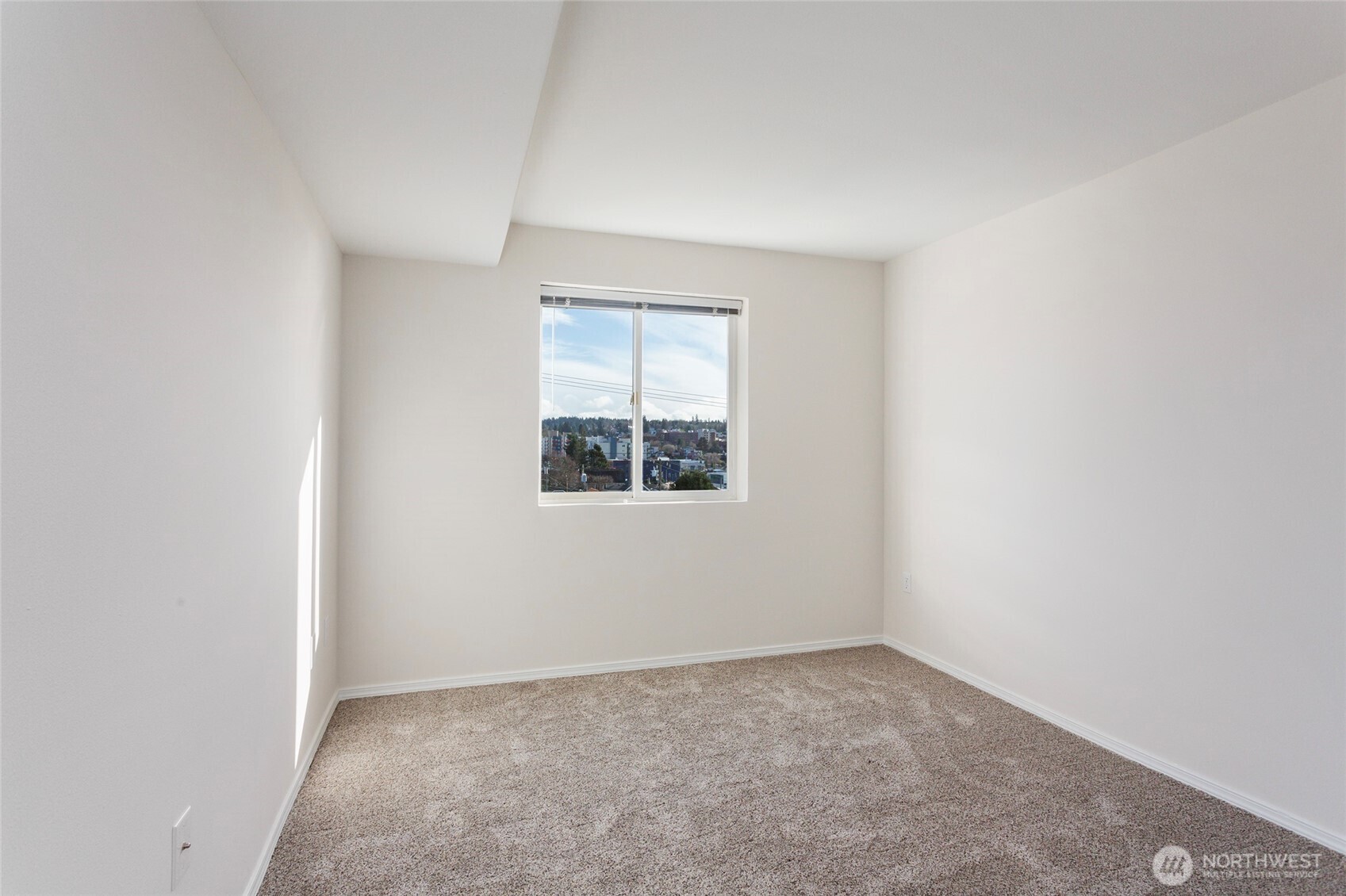 2522 Rucker Avenue, Unit 403 Everett, WA 98201 - Photo 15 of 33