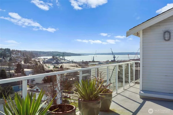 $550,000 | 2522 Rucker Avenue, Unit 403, Everett, WA 98201