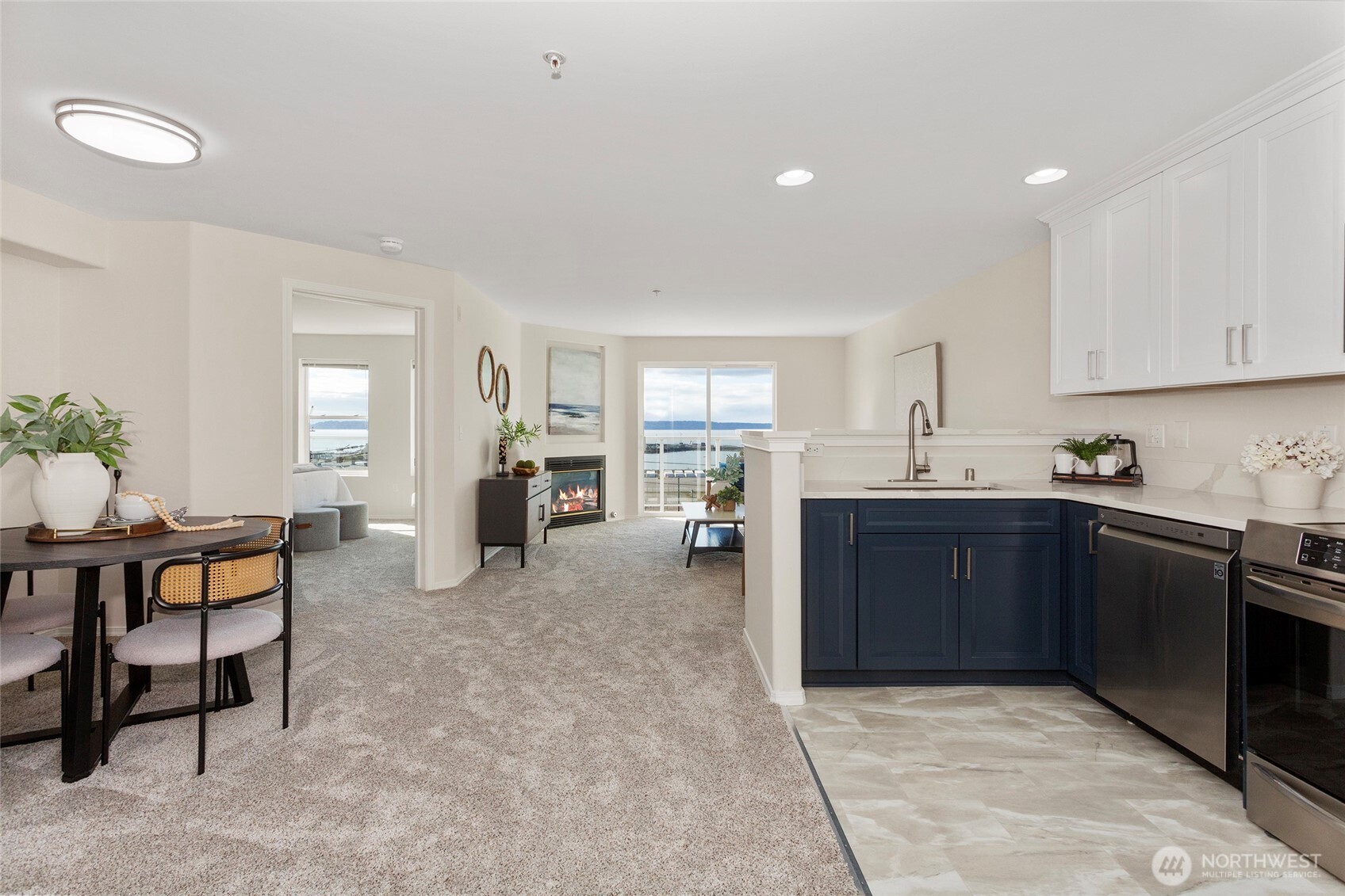 2522 Rucker Avenue, Unit 403 Everett, WA 98201 - Photo 3 of 33