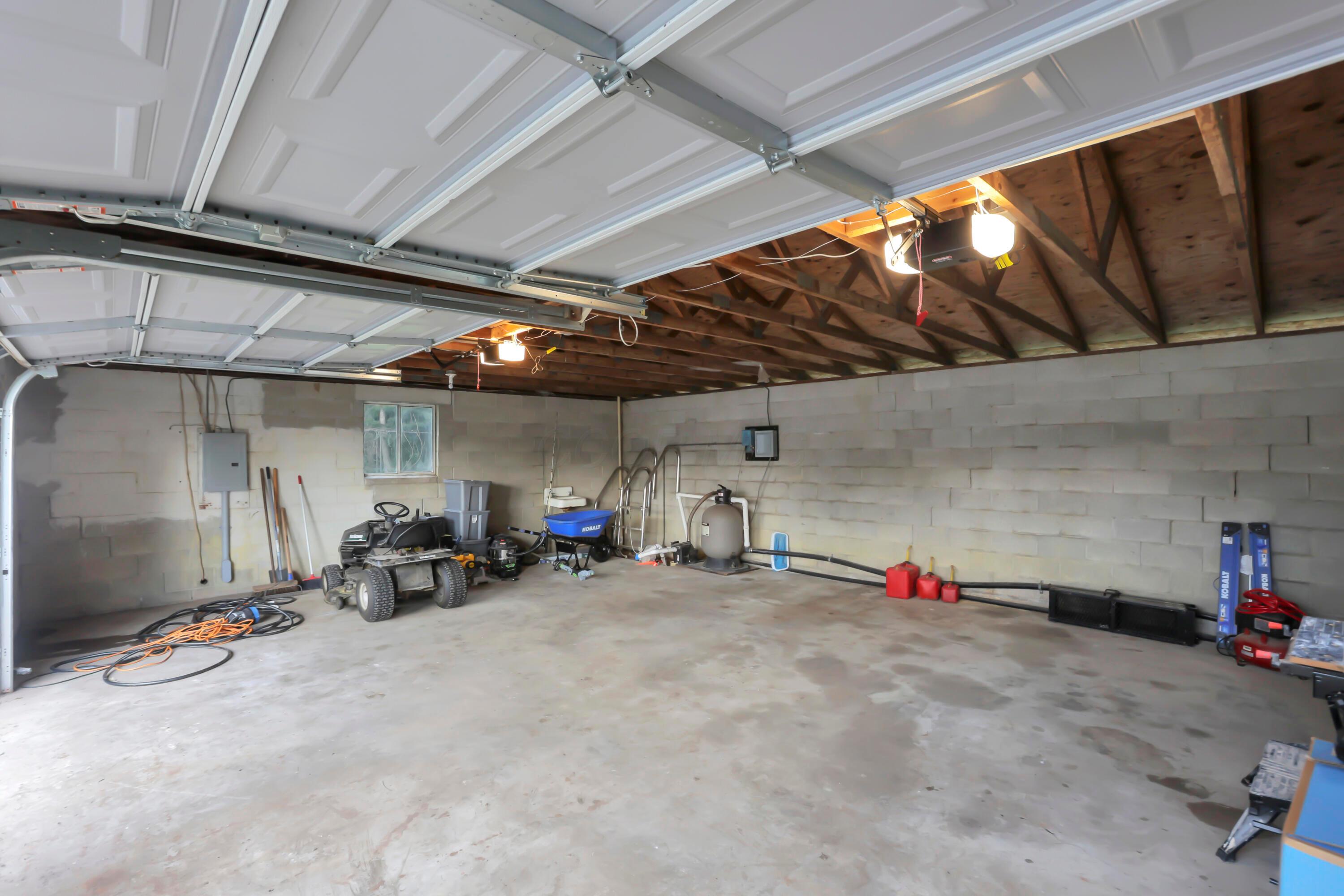 930 Lake Road Southeast Lancaster, OH 43130 - Photo 38 of 51 34-print-0D3A1228