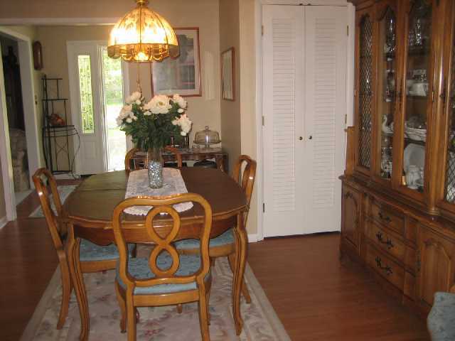 2134 Oakmount Road Columbus, OH 43221 - Photo 5 of 11