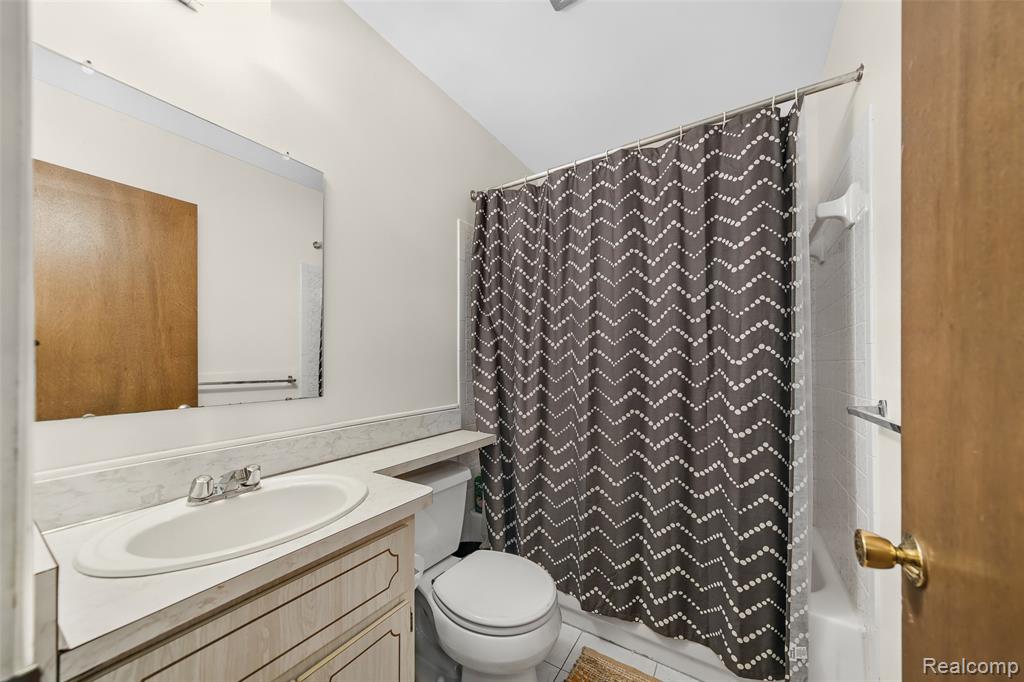 161 Stratford Lane Rochester Hills, MI 48309 - Photo 22 of 29