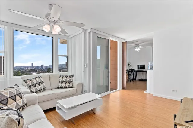 $425,000 | 1624 Dole Street, Unit 604, Honolulu, HI 96822