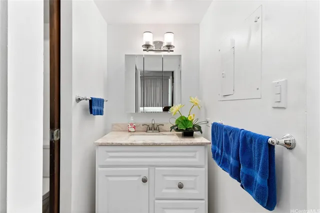 $425,000 | 1624 Dole Street, Unit 604, Honolulu, HI 96822