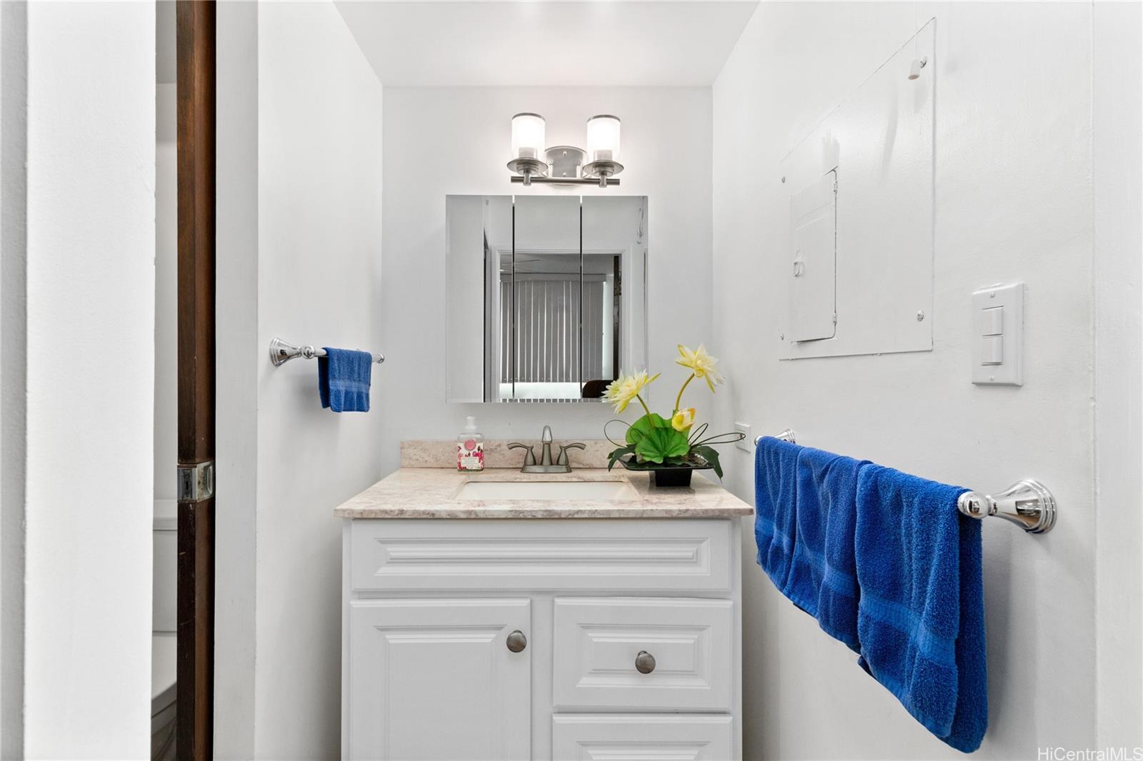 1624 Dole Street, Unit 604 Honolulu, HI 96822 - Photo 9 of 12