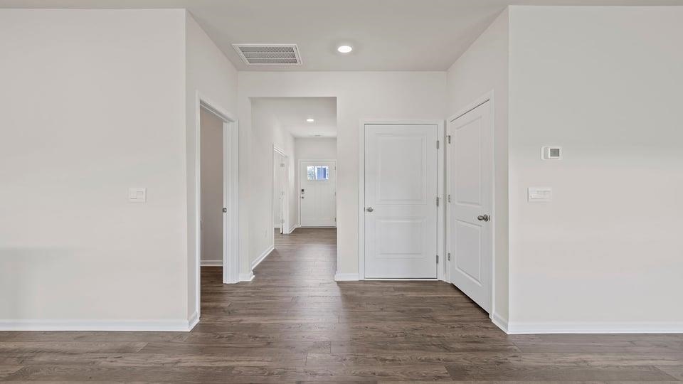 1041 Roleson Way Woodruff, SC 29388 - Photo 4 of 30 Gallery Image 4