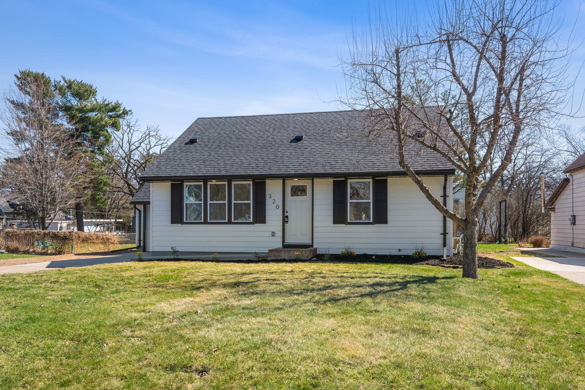 320 Grove Street North Mora, MN 55051 - Photo 2 of 37
