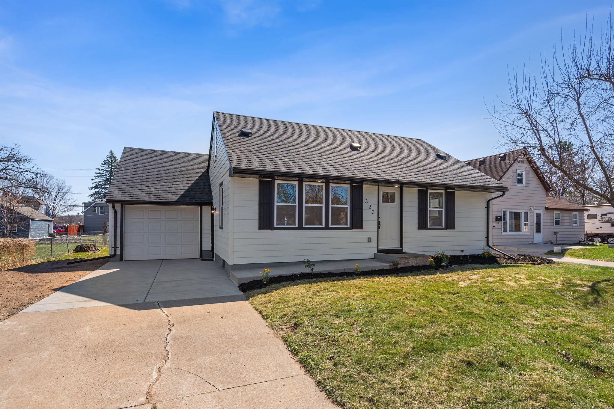 320 Grove Street North Mora, MN 55051 - Photo 3 of 37