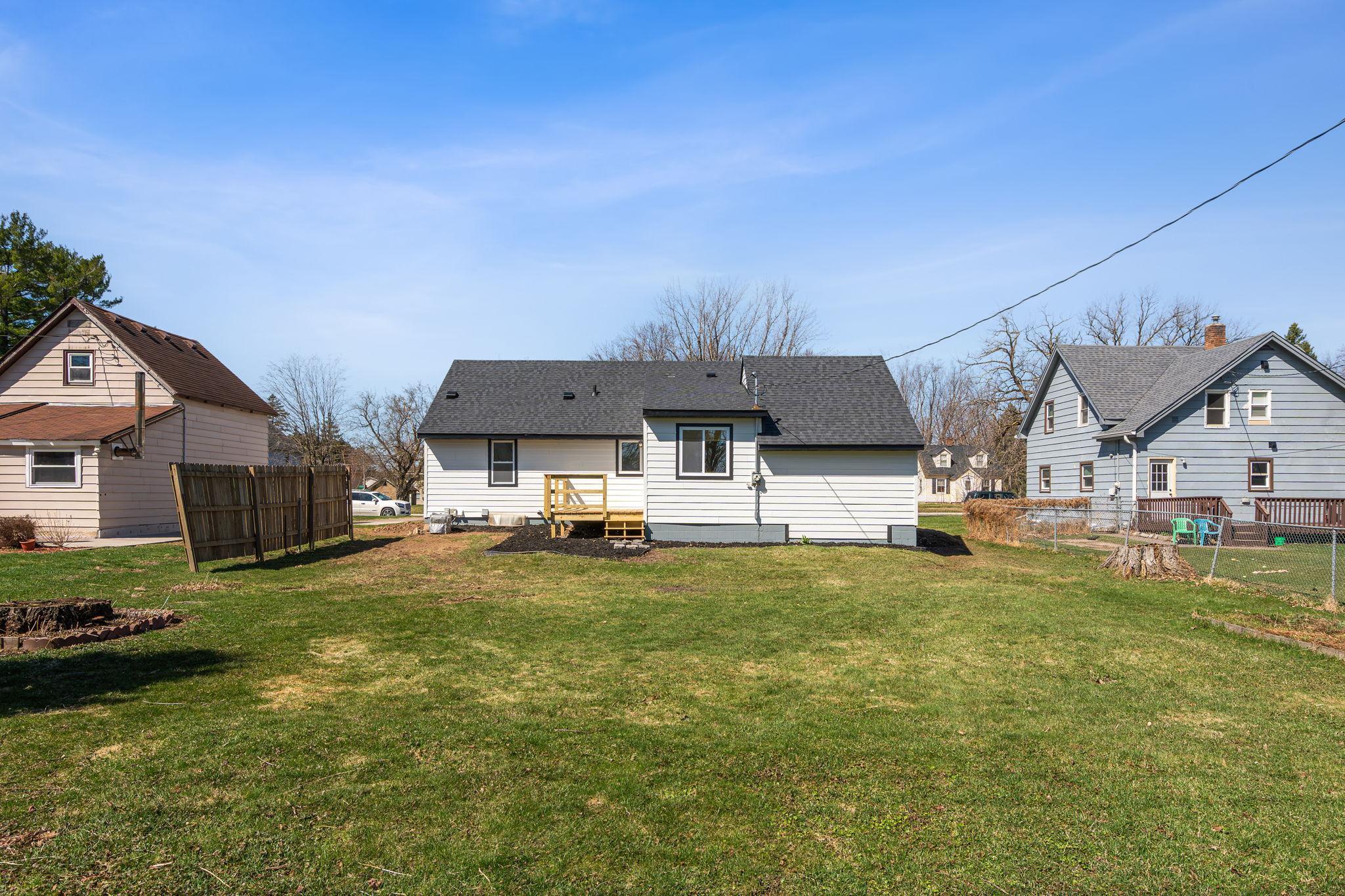 320 Grove Street North Mora, MN 55051 - Photo 32 of 37