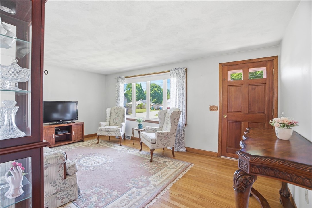 14 Stone Avenue Warwick, RI 02889 - Photo 10 of 30